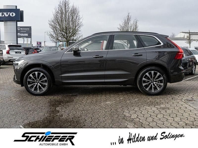 Gebraucht Volvo XC60 Core 197 PS (144 kW) 2022 Grau SUV