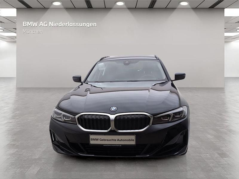 Gebraucht BMW 330e 184 PS (135 kW) 2022 Schwarz Kombi