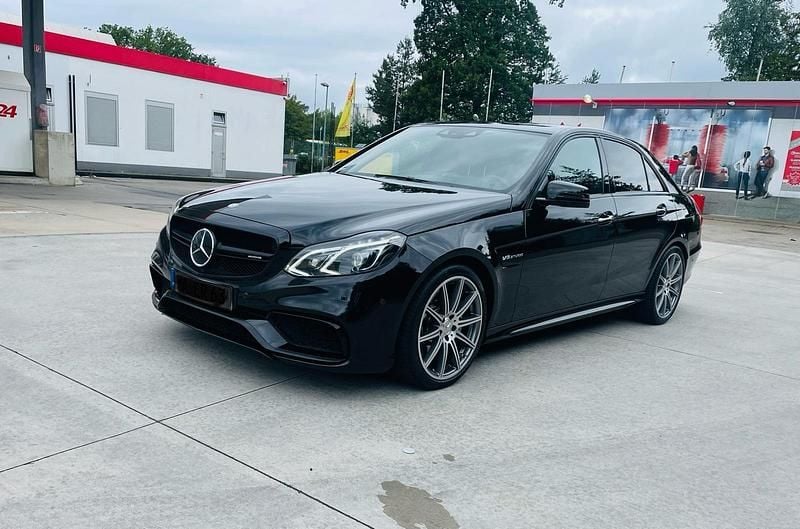 Gebraucht Mercedes E63 AMG AMG 557 PS (409 kW) 2014 Schwarz Limousine