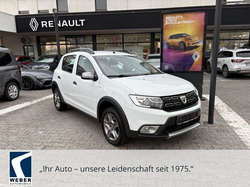 Weiß Gebraucht 2019 Dacia Sandero Prestige Kleinwagen | 10.970 € (Etwas zu teuer) - Bild 1/4