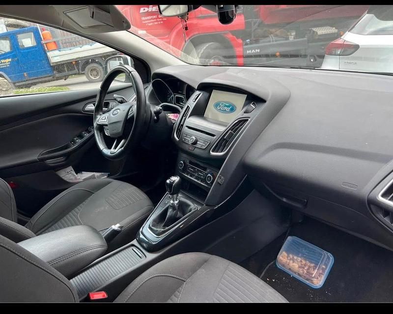Gebraucht Ford Focus 125 PS (91 kW) 2016 Weiß Kombi
