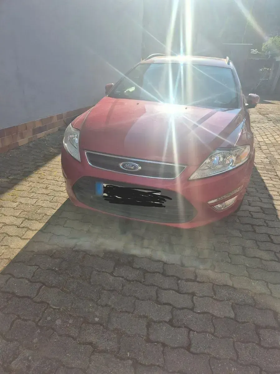 Gebraucht Ford Mondeo Titanium 163 PS (119 kW) 2012 Rot Kombi