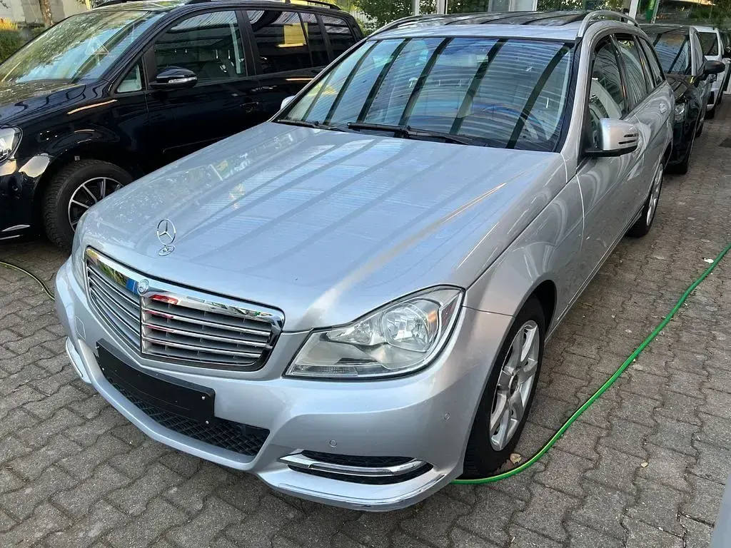Gebraucht Mercedes C180 156 PS (114 kW) 2012 Silber Kombi