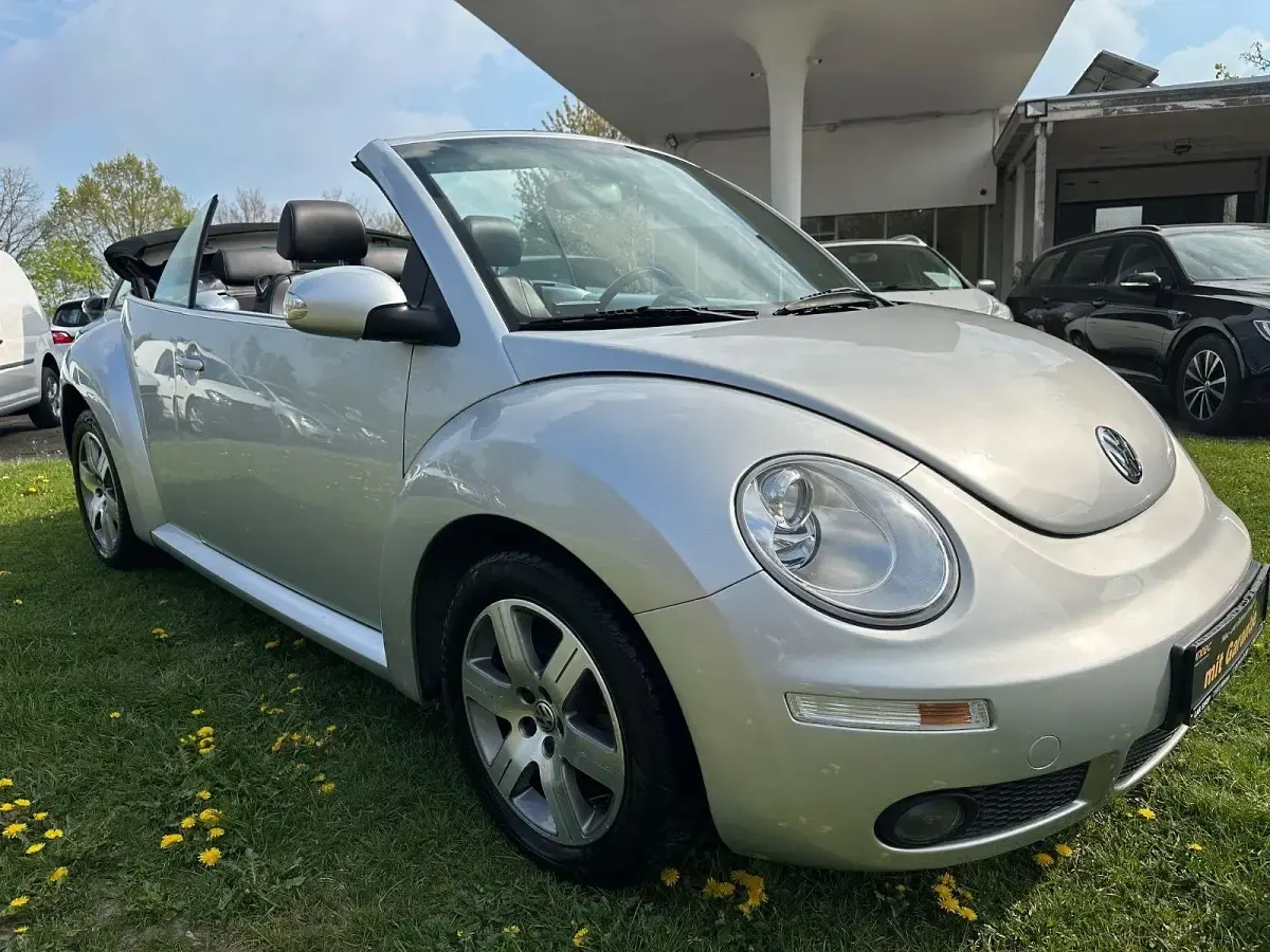 Gebraucht VW New Beetle Cabriolet 102 PS (75 kW) 2010 Silber Cabrio