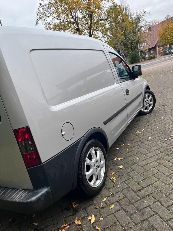 Gebraucht Opel Combo 94 PS (69 kW) 2008 Silber Van / Kleinbus