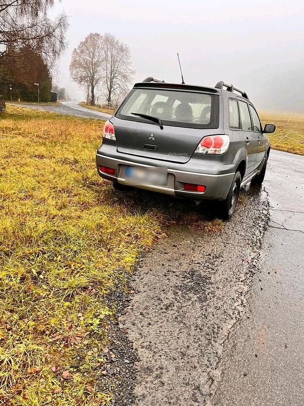 Gebraucht Mitsubishi Outlander 136 PS (100 kW) 2003 Grau SUV