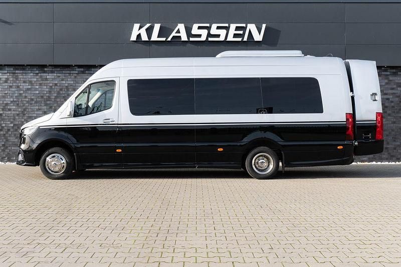 Neu Mercedes Sprinter Luxury 190 PS (139 kW) 2025 Schwarz Van