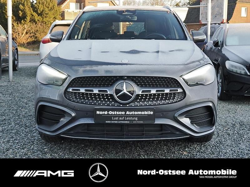 Gebraucht Mercedes GLA200 AMG 150 PS (110 kW) 2025 Metalliclack mountaingrau SUV