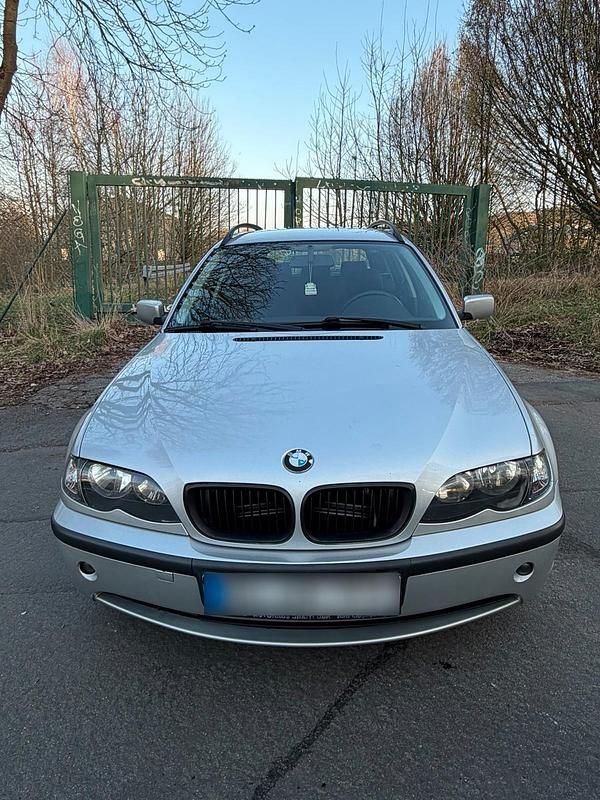Gebraucht BMW 320 150 PS (110 kW) 2002 Silber Kombi