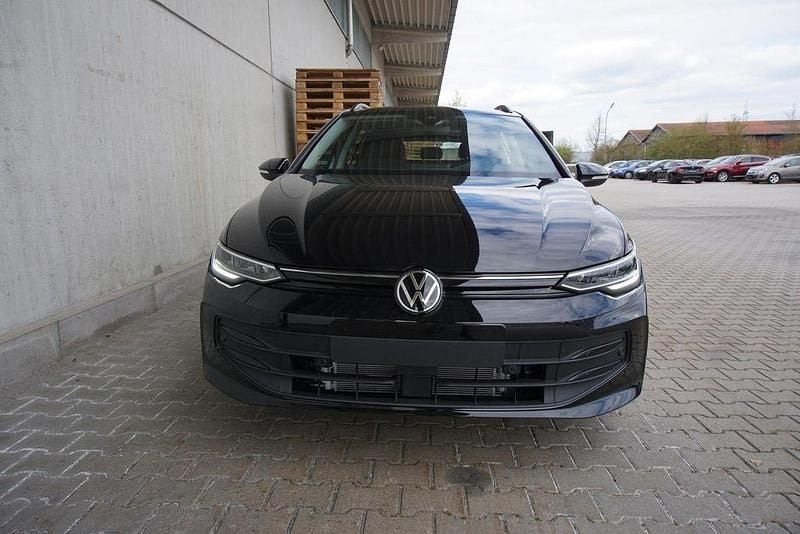 Nowe VW Golf VIII 116 KM (85 kW) 2025 Czarny Kombi