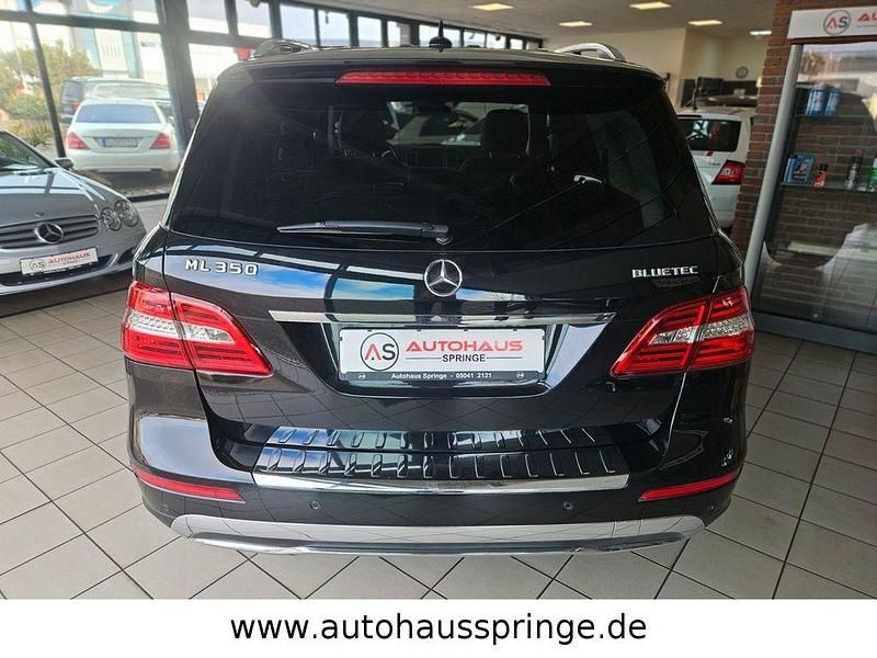 Gebraucht Mercedes ML350 258 PS (189 kW) 2012 Obsidianschwarz  metalliclack SUV