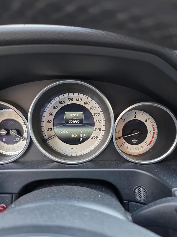 Gebraucht Mercedes E300 231 PS (169 kW) 2015 Schwarz Limousine