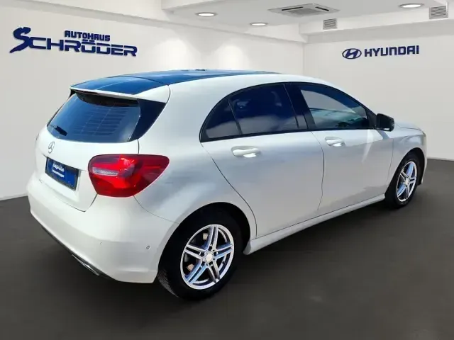 Gebraucht Mercedes A180 122 PS (89 kW) 2016 Weiss Kleinwagen