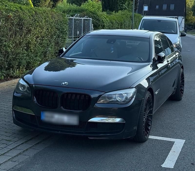 Schwarz Gebraucht 2010 BMW 730 Shadowline Limousine | 9.300 € (Fairer Preis) - Bild 1/4