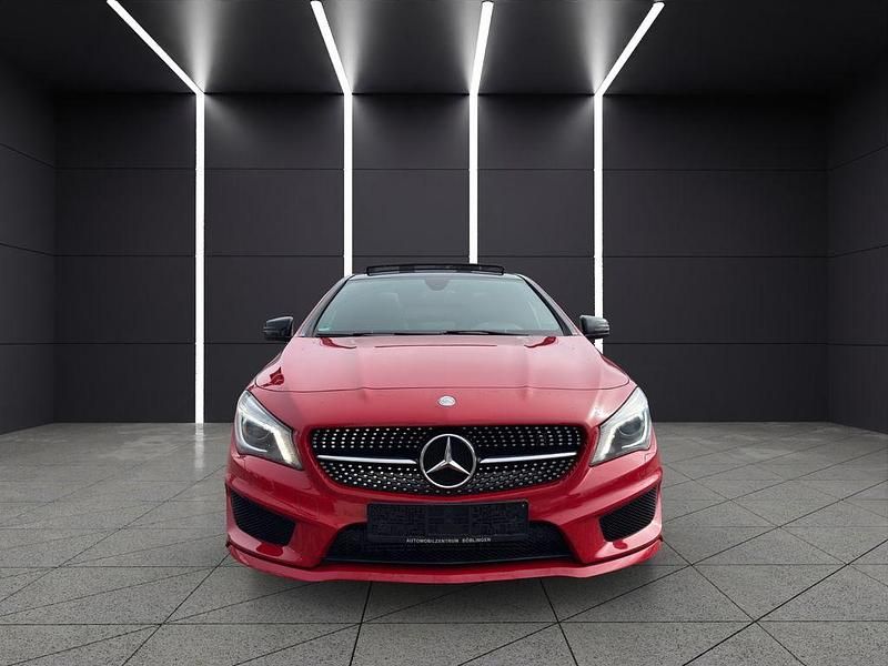 Gebraucht Mercedes CLA200 Shooting Brake AMG 156 PS (114 kW) 2015 Rot Kombi