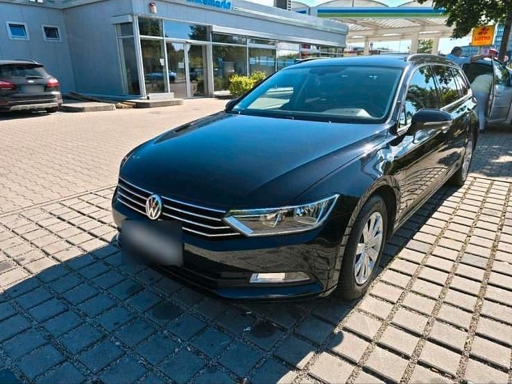 Second-hand VW Passat 120 CP (88 kW) 2018 Negru Break
