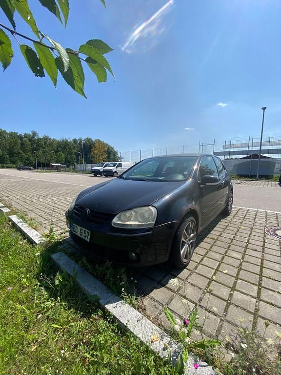 Schwarz Gebraucht 2006 VW Golf V Limousine | 900 € (Superpreis) - Bild 1/4