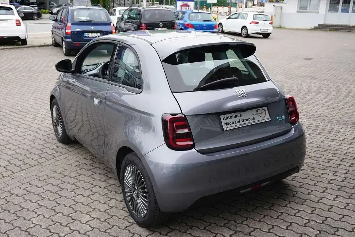 Gebraucht Fiat 500e Icon 86 kW (118 PS) 2022 Grau Limousine