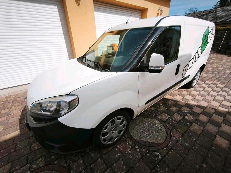 Gebraucht Fiat Doblò 95 PS (69 kW) 2017 Weiß Van / Kleinbus
