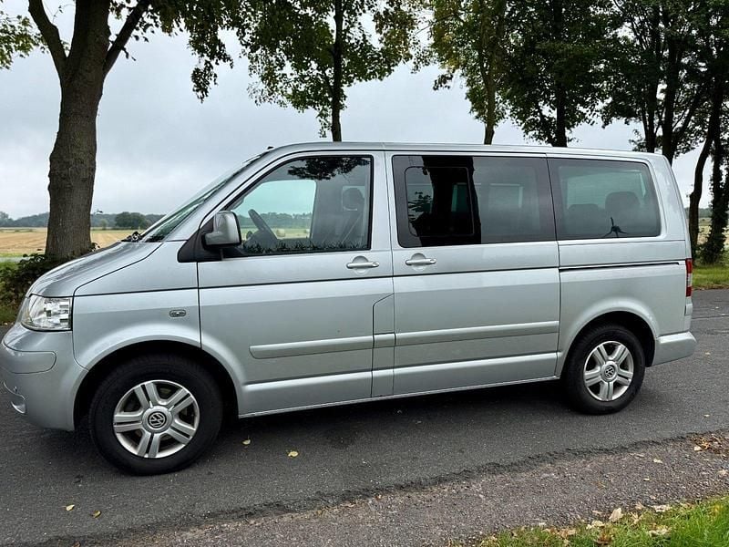Silber Gebraucht 2007 VW T5 Highline Van | 8.500 € - Bild 1/4