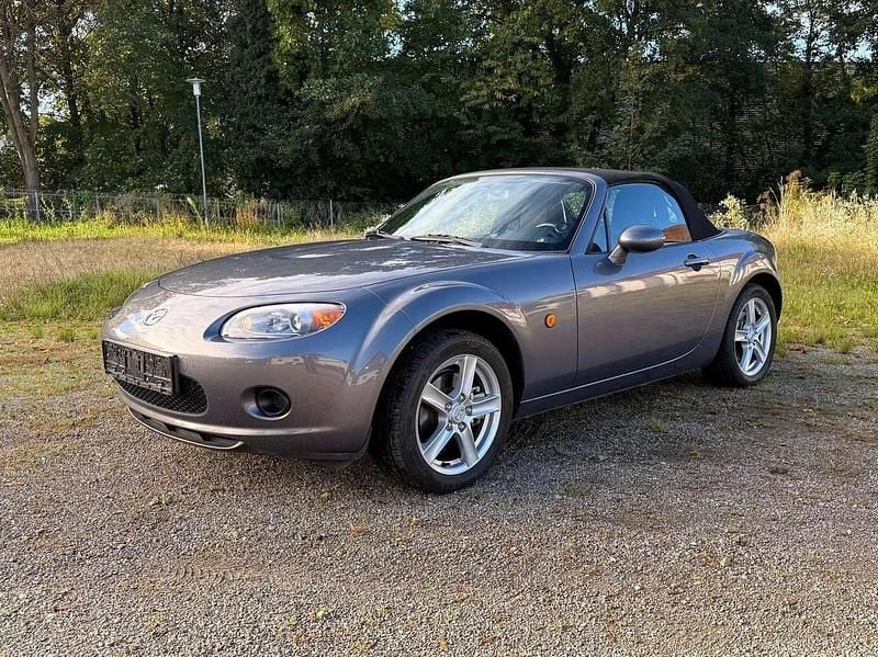 Grau Gebraucht 2007 Mazda MX5 Energy Cabrio | 11.200 € (Etwas zu teuer) - Bild 1/4