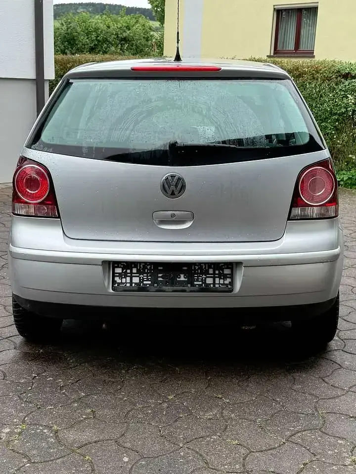 Gebraucht VW Polo Trendline 64 PS (47 kW) 2006 Silber Kleinwagen