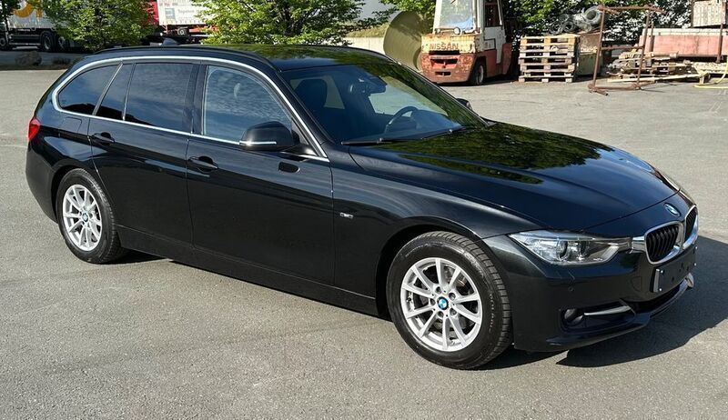 Schwarz Gebraucht 2013 BMW 318 Sport Line Kombi | 13.700 € (Etwas zu teuer) - Bild 1/4