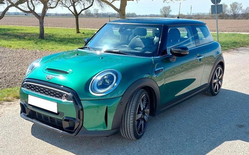 Gebraucht Mini Cooper S Classic 178 PS (130 kW) 2023 Grün Kleinwagen