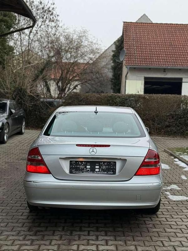 Gebraucht Mercedes E220 Elegance 150 PS (110 kW) 2005 Limousine