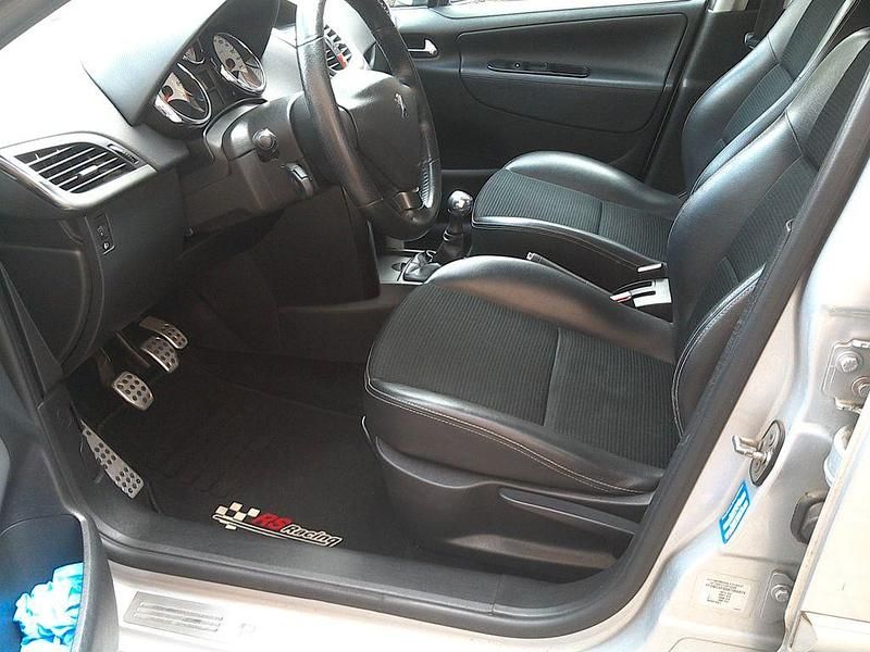 Gebraucht Peugeot 207 Premium 120 PS (88 kW) 2011 Grau Limousine