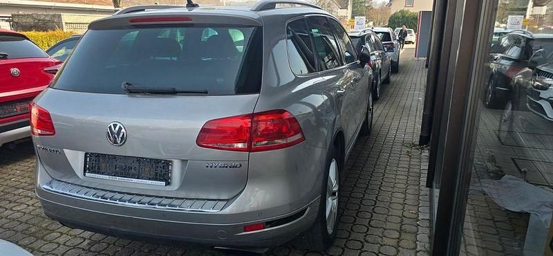 Gebraucht VW Touareg 333 PS (244 kW) 2010 Silber SUV