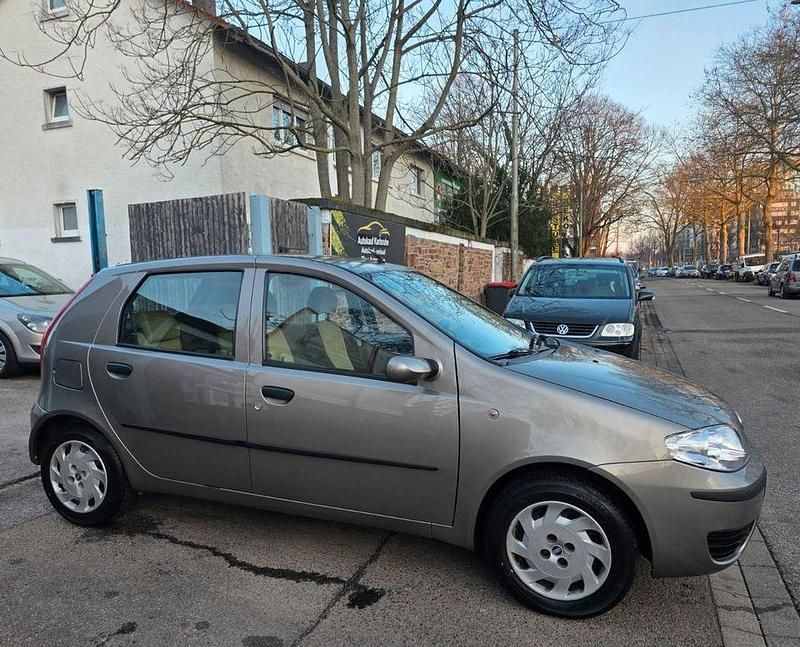 Gebraucht Fiat Punto Dynamic 60 PS (44 kW) 2005 Grau Kleinwagen