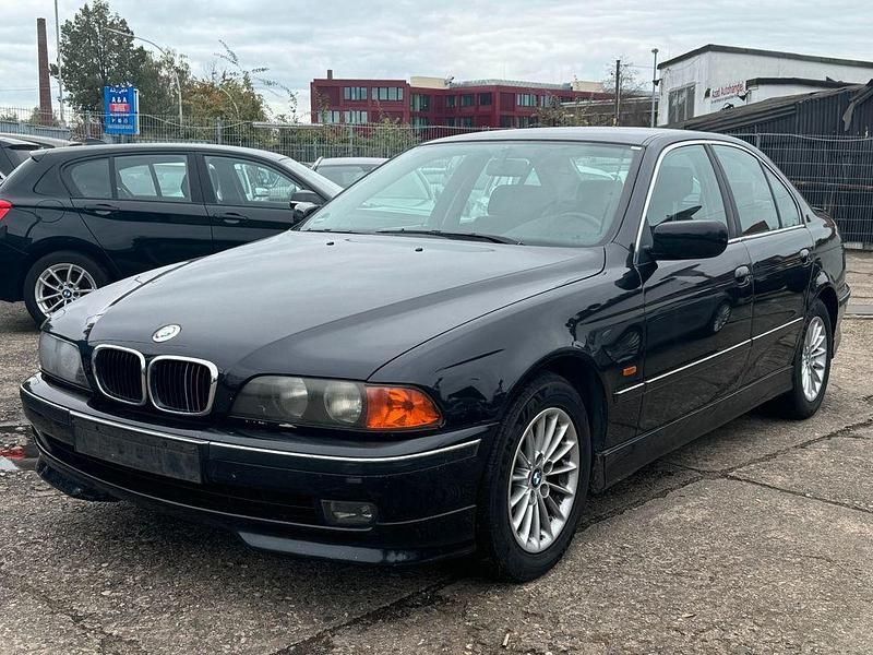 Gebraucht BMW 523 170 PS (125 kW) 2000 Schwarz Limousine
