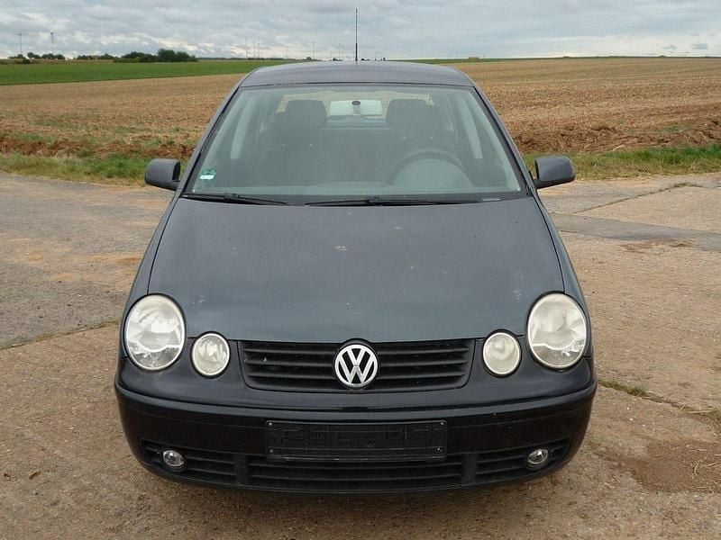 Blau Gebraucht 2004 VW Polo Comfortline Kleinwagen | 470 € (Superpreis) - Bild 1/4
