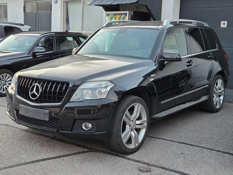 Schwarz Gebraucht 2009 Mercedes GLK350 Sport SUV | 8.900 € (Guter Preis) - Bild 1/4