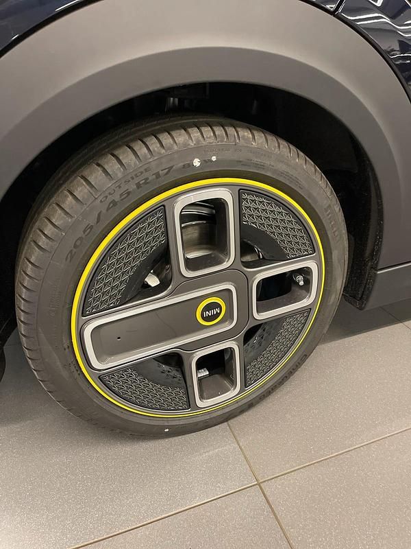 Gebraucht Mini Cooper 135 kW (184 PS) 2023 Schwarz Kleinwagen