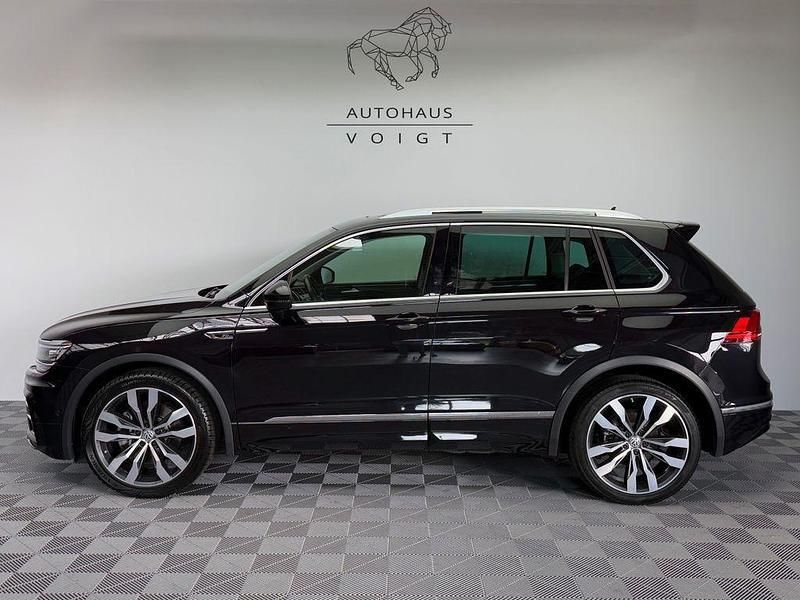 Deep black perleffekt Gebraucht 2017 VW Tiguan R-line SUV | 29.800 € (Teuer) - Bild 1/4