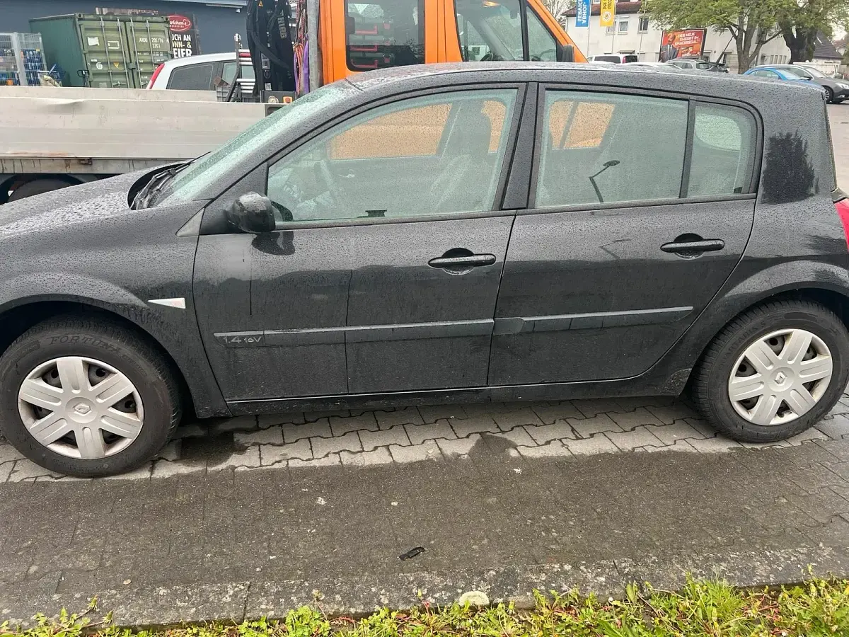 Gebraucht Renault Mégane 98 PS (72 kW) 2004 Schwarz Limousine