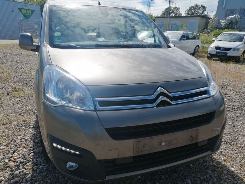 Braun Gebraucht 2015 Citroën Berlingo Feel Van / Kleinbus | 7.200 € (Guter Preis) - Bild 1/4