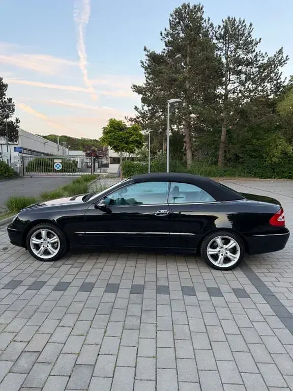 Gebraucht Mercedes CLK200 Avantgarde 163 PS (119 kW) 2005 Schwarz Cabrio
