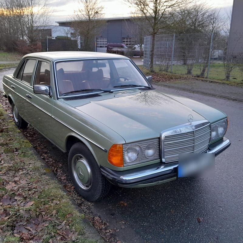 Gebraucht Mercedes 250 129 PS (94 kW) 1978 Limousine
