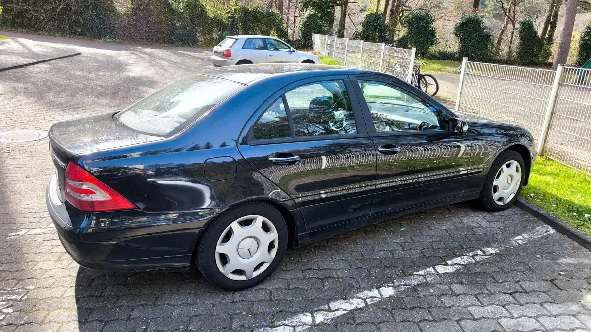 Gebraucht Mercedes C180 Classic 143 PS (105 kW) 2004 Schwarz Limousine