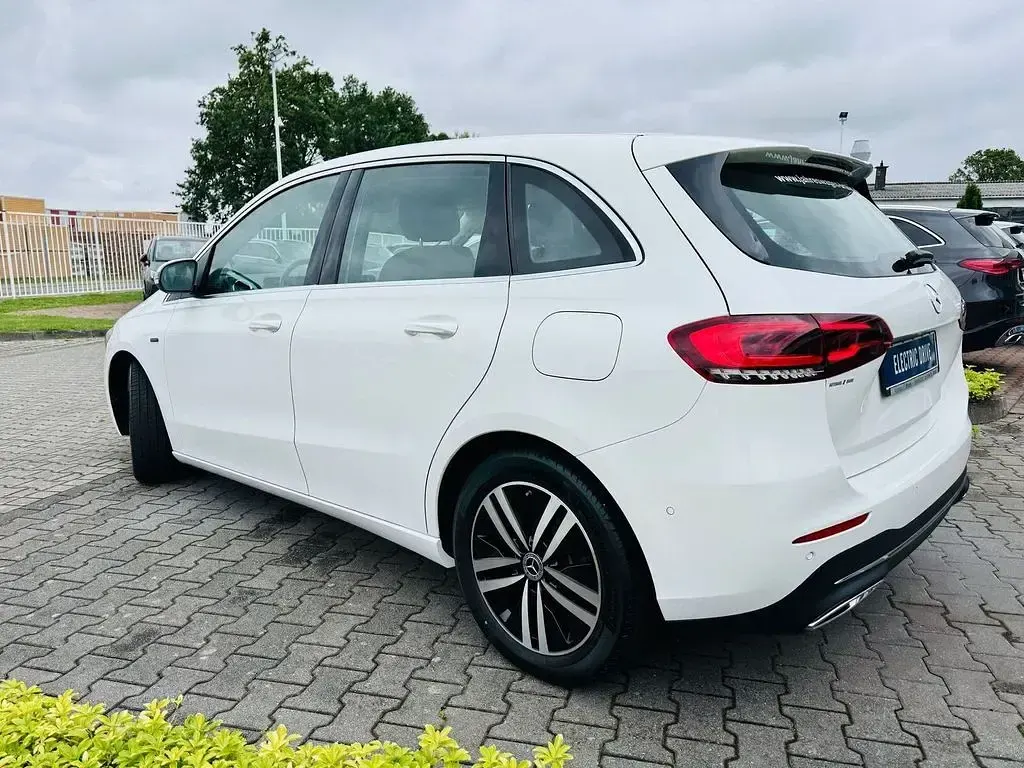 Gebraucht Mercedes B250 Progressive 160 PS (117 kW) 2021 Weiß Kleinwagen
