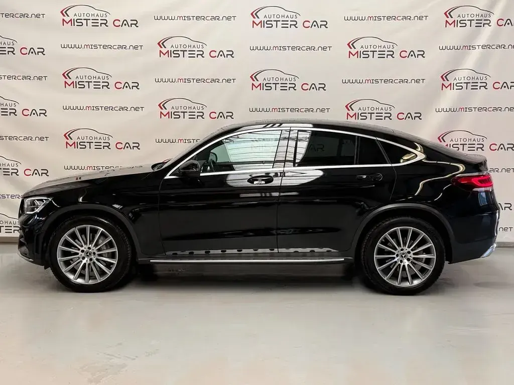 Gebraucht Mercedes GLC200 AMG line 197 PS (144 kW) 2022 Schwarz/baltic black SUV