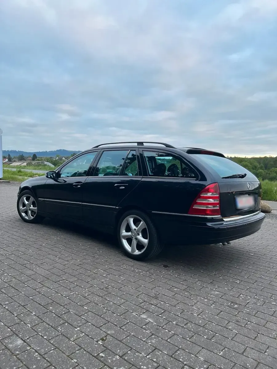 Gebraucht Mercedes C240 170 PS (125 kW) 2004 Schwarz Kombi