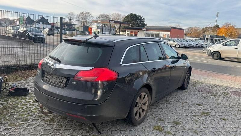 Gebraucht Opel Insignia Sport 131 PS (96 kW) 2010 Schwarz Kombi