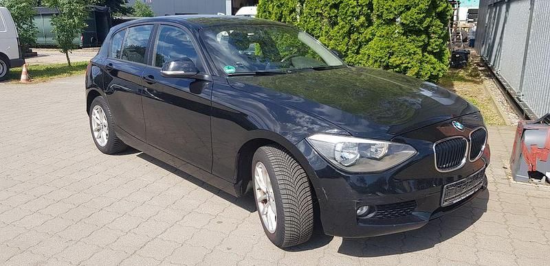 Schwarz Gebraucht 2013 BMW 114 Advantage Kleinwagen | 5.700 € (Guter Preis) - Bild 1/4