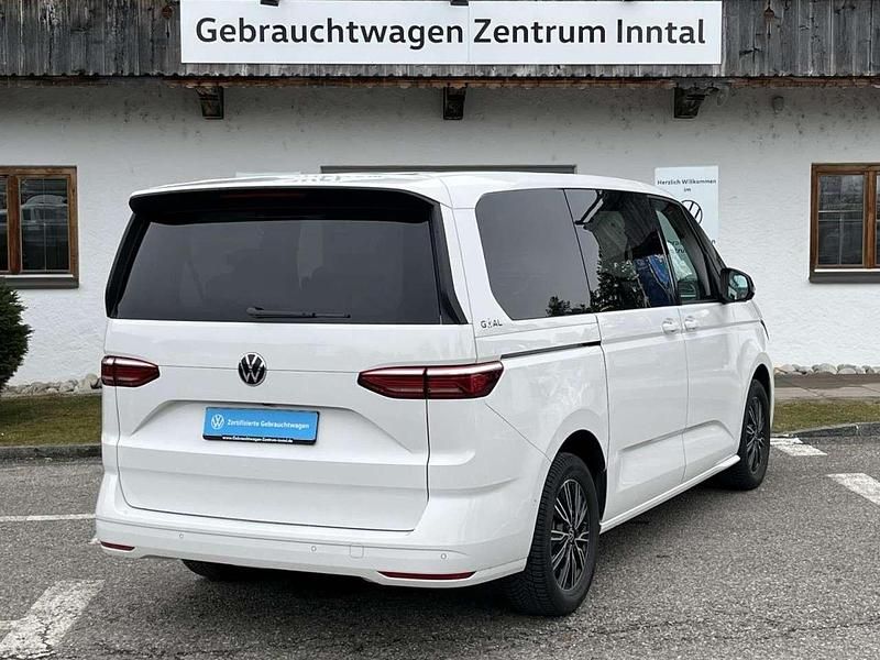 Second-hand VW Multivan Goal 150 CP (110 kW) 2025 Alb Monovolum