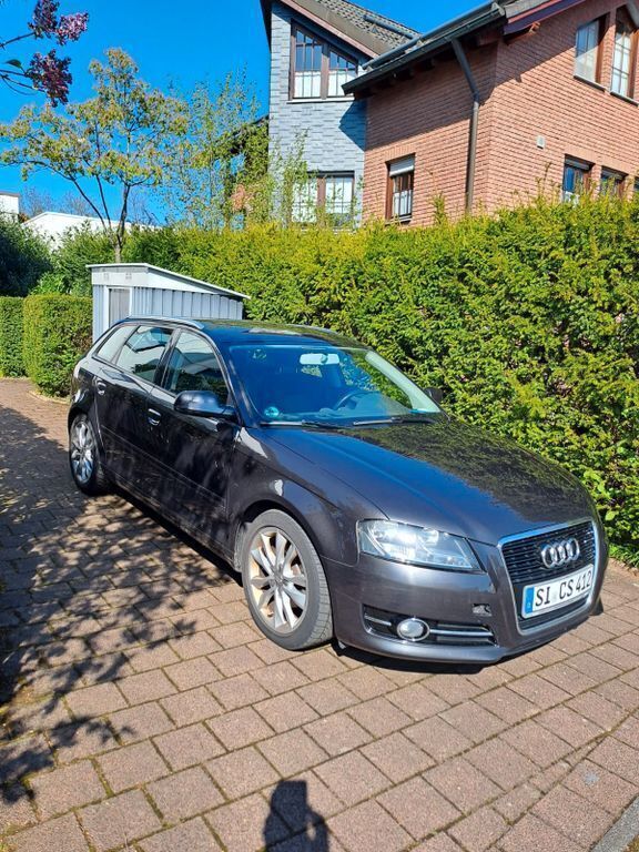 Grau Gebraucht 2012 Audi A3 Limousine | 5.300 € (Guter Preis) - Bild 1/4