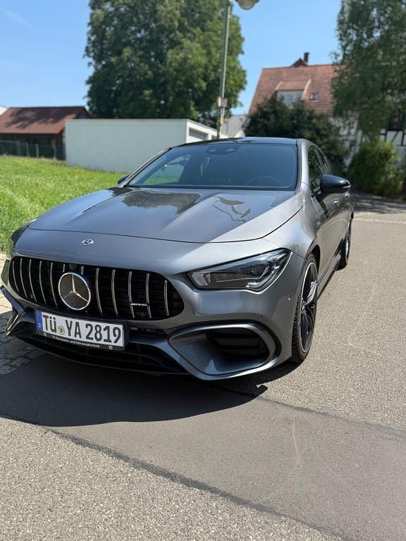 Grau Gebraucht 2020 Mercedes CLA45 AMG Shooting Brake AMG Kombi | 41.900 € (Fairer Preis) - Bild 1/4